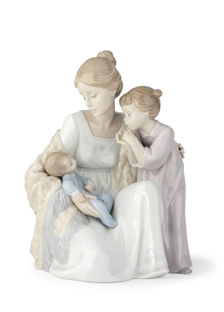 Figura niños Bienvenido a la familia en Lladró