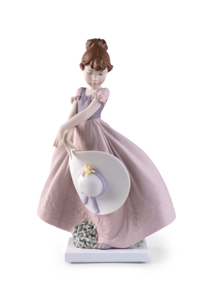 Straw hat in the Wind Girl Figurine in Lladró