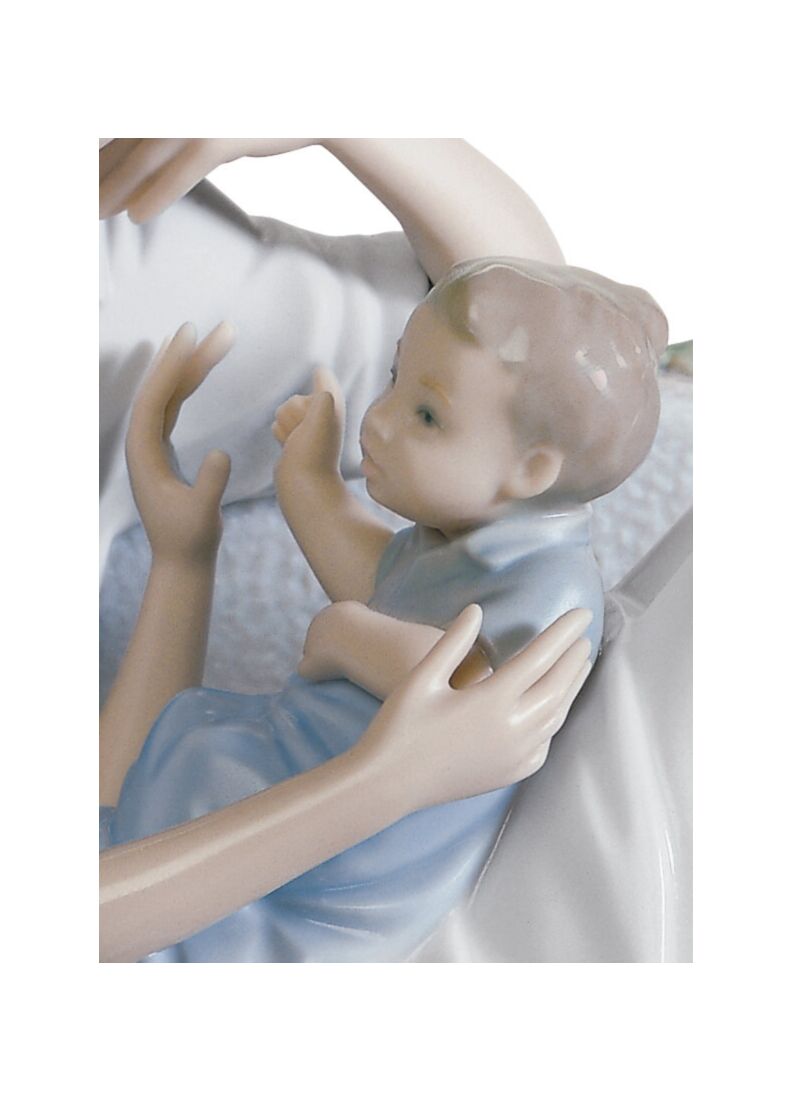 A Priceless Moment Couple Figurine, 1 of 5