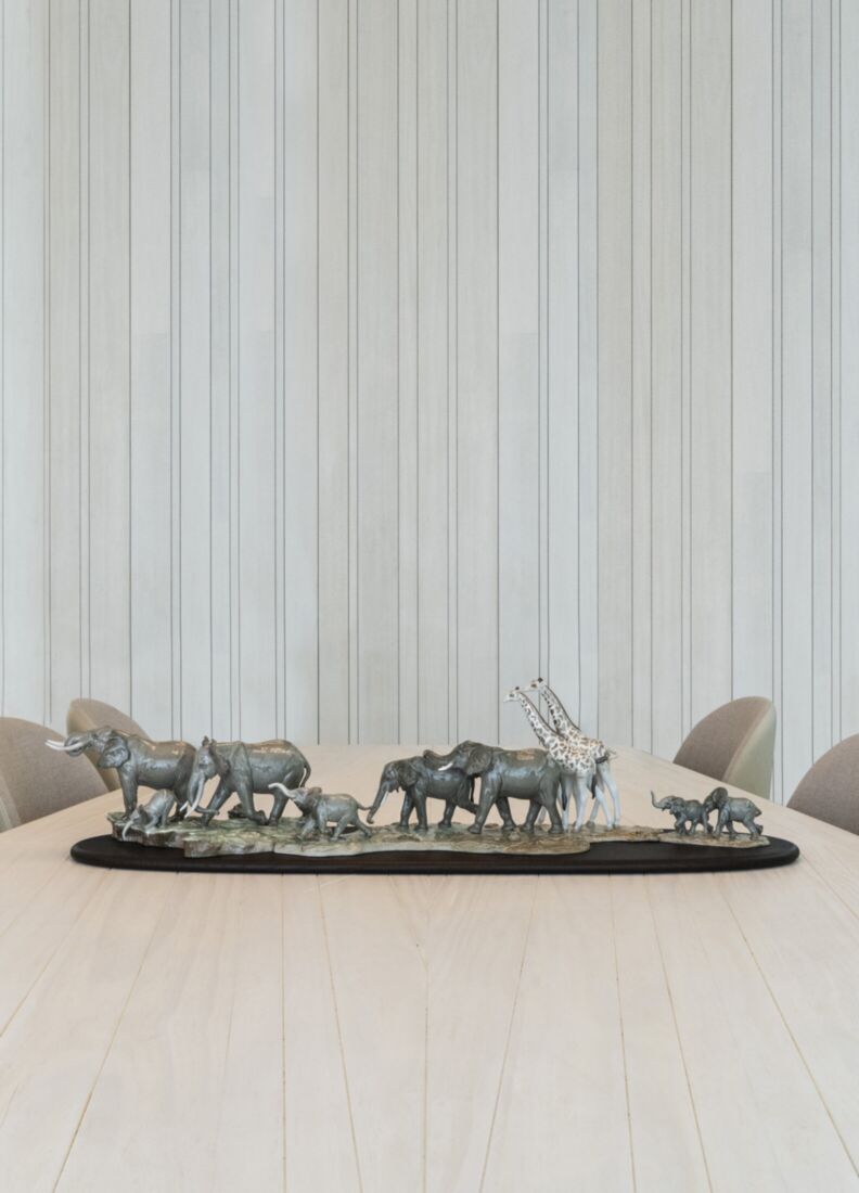 African Savannah Wild Animals Sculpture、1 / 5