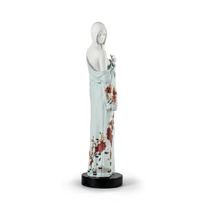 Beauty with Kimono Woman Figurine in Lladró