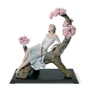 桜の樹の下で =Limited Edition= in Lladró
